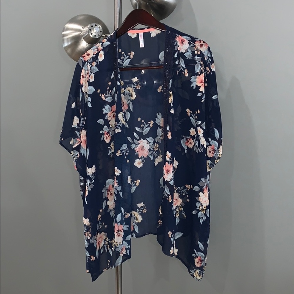 Xhilaration lightweight navy floral cape/poncho